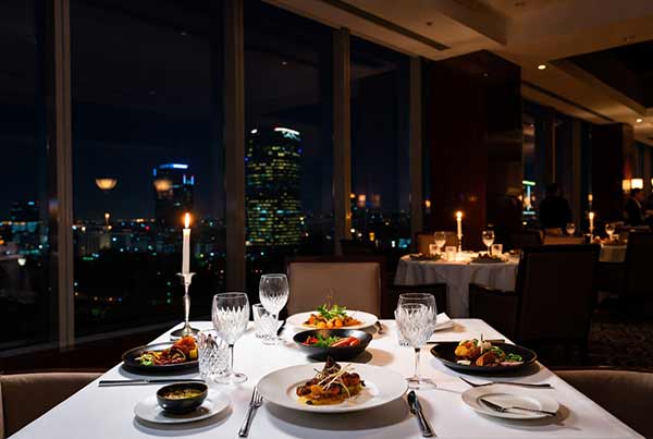 Fine Dining sugar couple